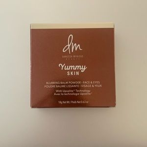 Danessa  Myricks Yummy skin blurring balm powder in shade universal